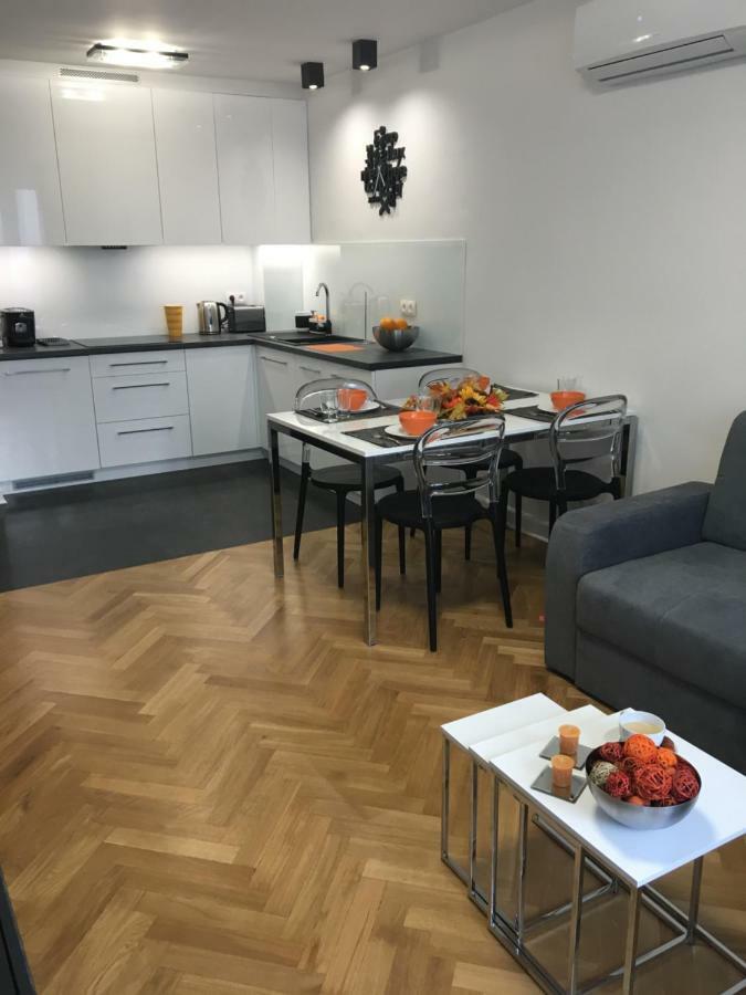 Apartament Emilia Daire Varşova Dış mekan fotoğraf
